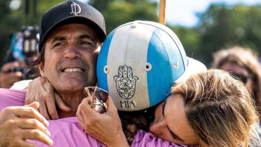 El amuleto de Mía Cambiaso