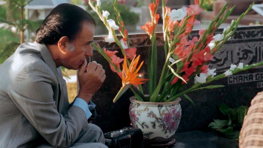 Menem en la tumba de Carlitos Jr., por Víctor Bugge