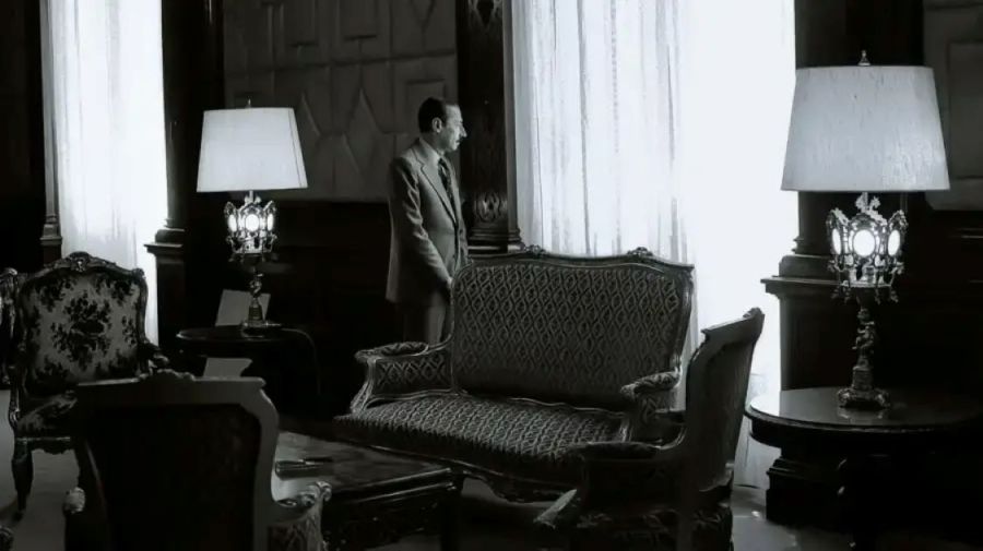 El dictador Jorge Rafael Videla en la ventana de Casa Rosada, por Víctor Bugge