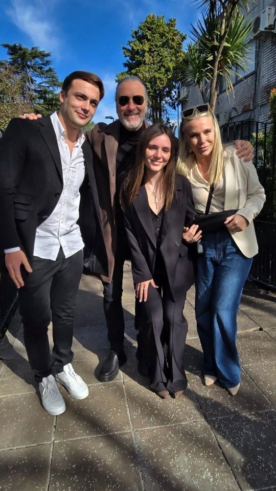 Manuel Wirtz con su esposa Andrea, su hija Bianca y su yerno Martín.