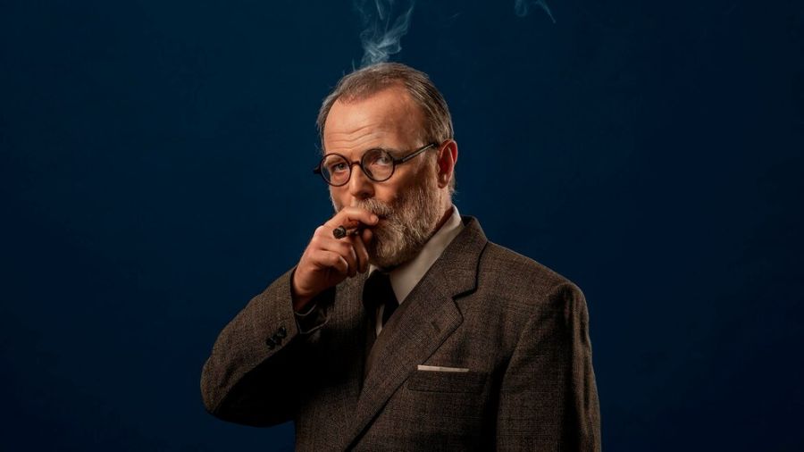 Luis Machín en el papel de Freud