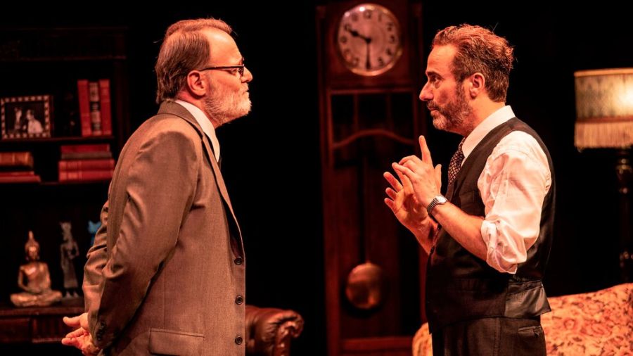Luis Machín y Javier Lorenzo interpretan los personajes del psicoanalista Sigmud Freud y el escritor C.S. Lewis.