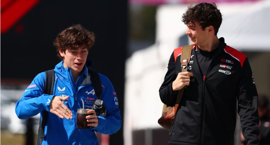 Franco Colapinto y Oliver Bearman, juntos en la previa del GP de Japón.