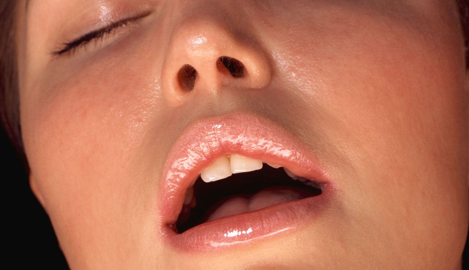 Detailed close pulsating mouth gentle