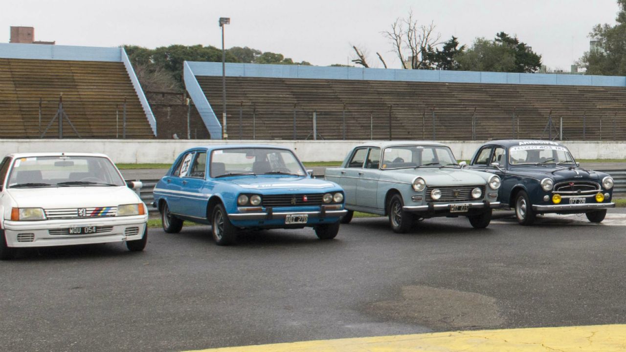 Clásicos de Peugeot reunidos para una carrera especial Parabrisas