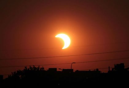 Cómo es el eclipse parcial de Sol visible desde Argentina
