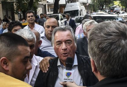 Barrionuevo amenaza con intervenir el peronismo bonaerense