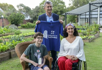 El chico que recibió Macri sufre el mismo cuadro que Sheldon Cooper