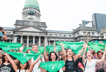El debate interno con familia y amigos de los diputados que tratan el aborto en el Congreso