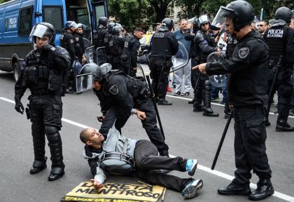 Las imágenes de la protesta de taxistas frente a la casa de Rodríguez Larreta