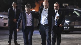 Prueba superada. Luis Caputo y Federico Sturzenegger.