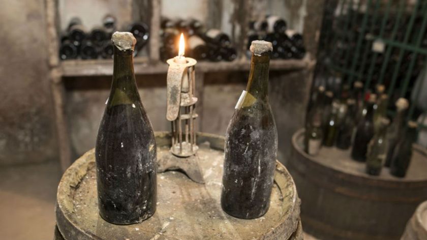 Subastan un vino de 250 años en Francia
