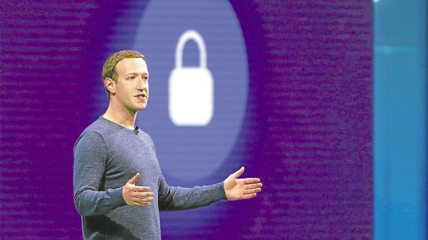 Perdon. Mark Zuckerberg pidió disculpas al Parlamento Europeo por los fallos de seguridad de su empresa