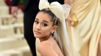 Ariana Grande se comprometió y ostenta una importante joya