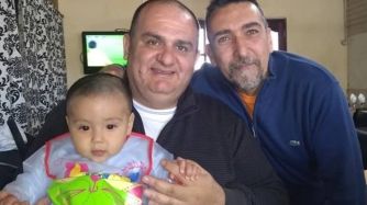 Una pareja homosexual de Arrecifes