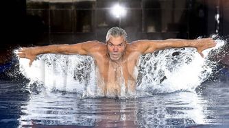 Fernando Burlando un apasionado del agua, abre las puertas de su lujosa casa