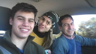 Luis Naidenoff posteó esta imagen junto a sus hijos por el día del padre.