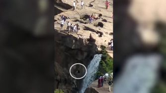 Tirada en la cascada06192018