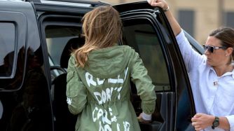 Melania Trump y una parka súper polémica