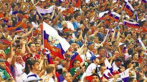 20180714_1325_columnas_russian-fans-world-cup-2018_1go7h39pf1awt1r9pf7oky4il2