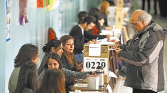 20180720_1326_politica_gente-votando-3