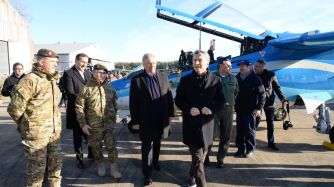 Mauricio Macri y Oscar Aguad en Campo de Mayo, FFAA