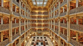 Cuatro bibliotecas que se roban todas las miradas