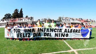 El fútbol argentino se suma al dia del niño