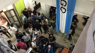 Trabajadores del Astillero Río Santiago ocuparon el Ministerio de Economía bonaerense