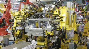Las automotrices suspenderán empleados por la caída de ventas 20180922