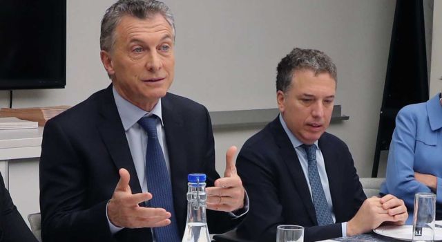 Macri y dujovne