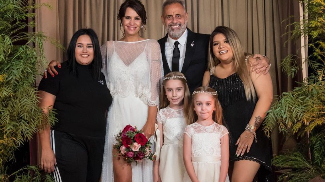 La verdad del look de Rocío en la boda de Jorge Rial Caras