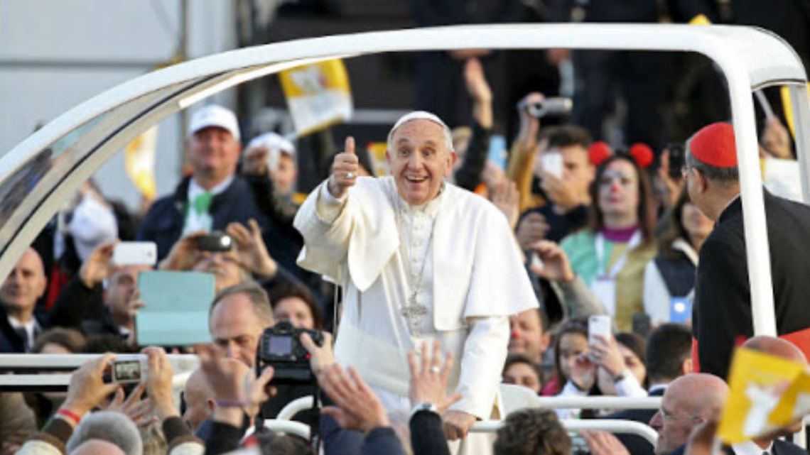 Cu L Es El Auto Del Papa Francisco Parabrisas