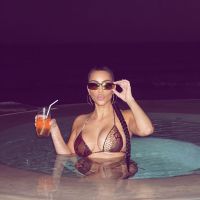 El Diminuto Bikini Con El Que Kim Kardashian Encendi Las Redes Caras
