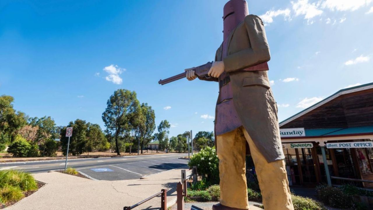 Armas Qui N Fue Ned Kelly El Bandido De La Armadura Weekend