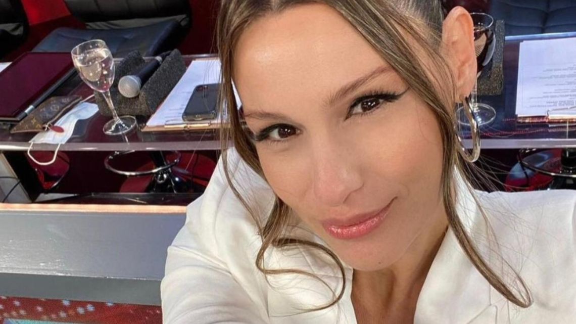 Pampita le respondió a quienes la critican por bailar en el caño No