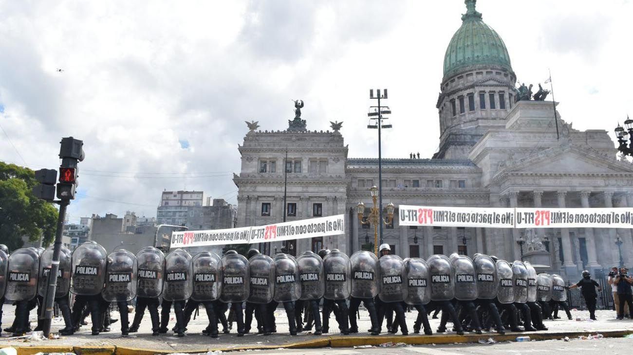 Las Fotos M S Impactantes De Los Incidentes En El Congreso En Medio Del