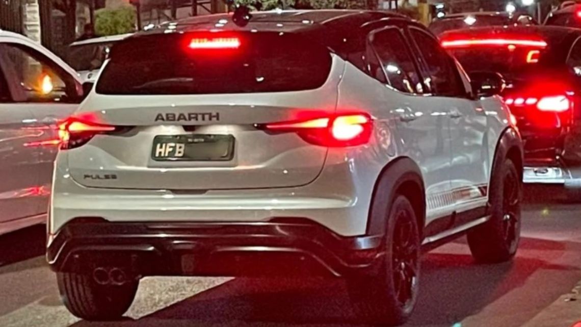 Aparece El Fiat Pulse Abarth Sin Camuflajes Parabrisas