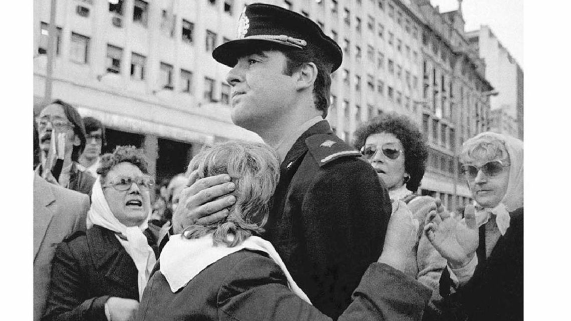 La Primera Marcha Por La Vida En 1982 Las Compuertas Argentinas