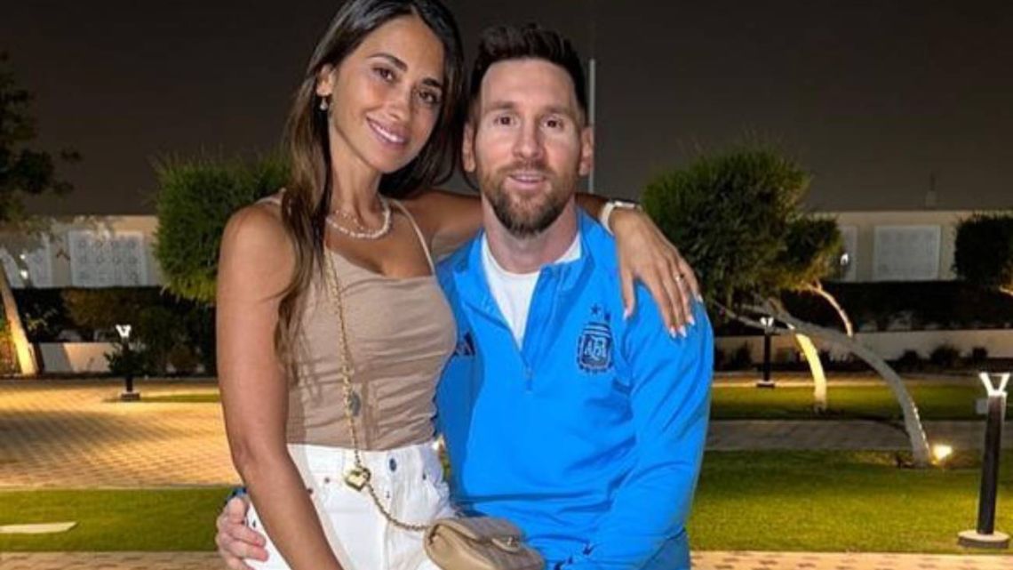 Lionel Messi Subi Una Fotos Con Antonela Roccuzzo Y Ella Reaccion