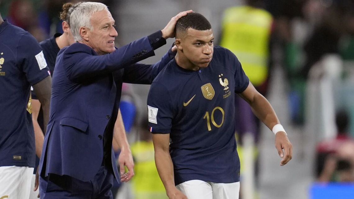 La furia de Mbappé y Deschamps en el entretiempo de la final Argentina