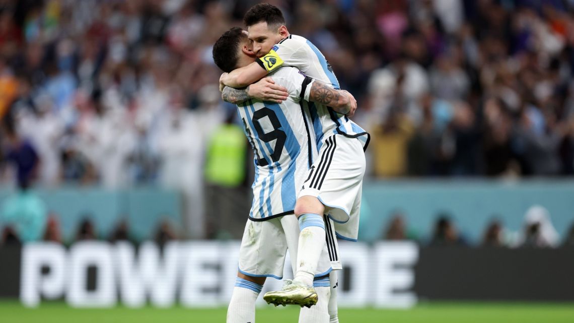 La reacción de Messi al ver el nuevo tatuaje de Otamendi Es algo más