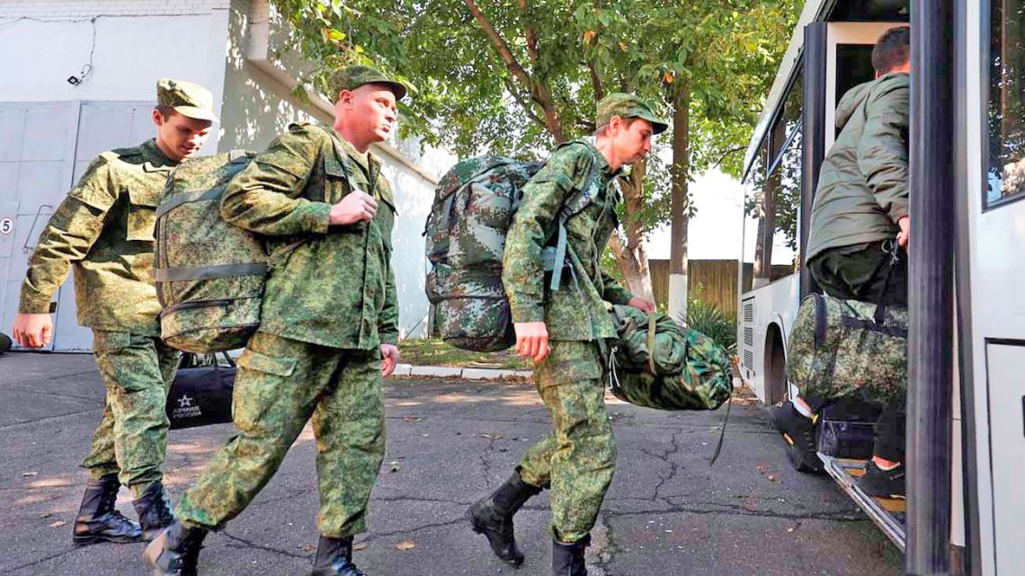 Putin eleva a 30 años la edad para el servicio militar en Rusia Perfil