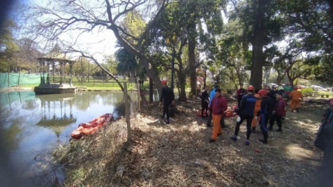 Encontraron el cadáver de un hombre flotando en los lagos de Palermo