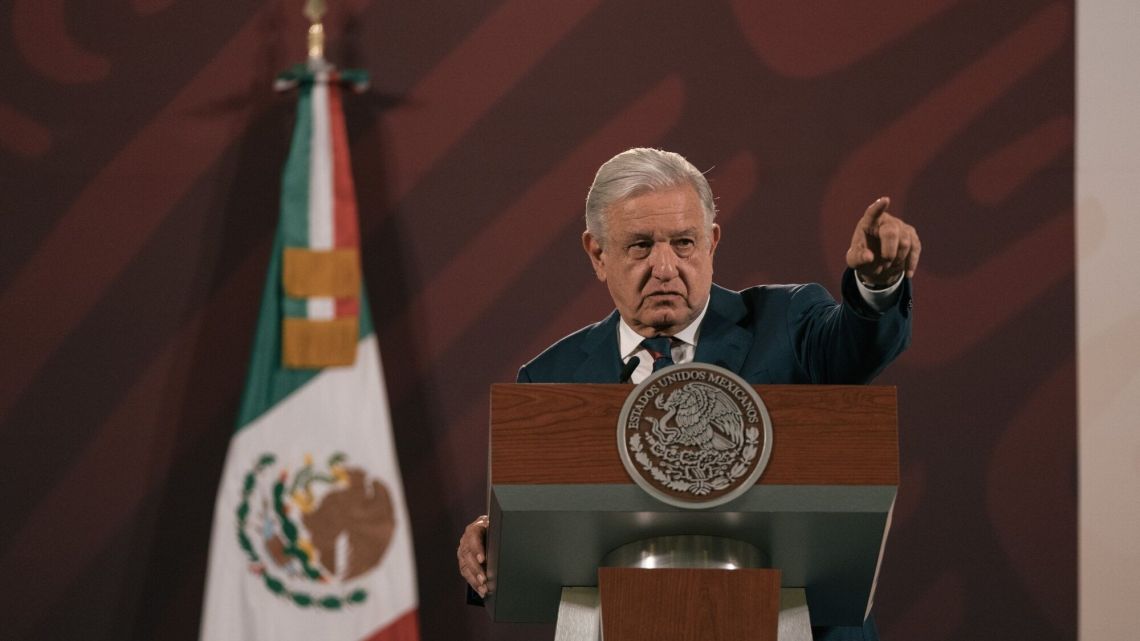 Amlo Present Un Paquete De Reformas Y Arrincona A La Oposici N En La