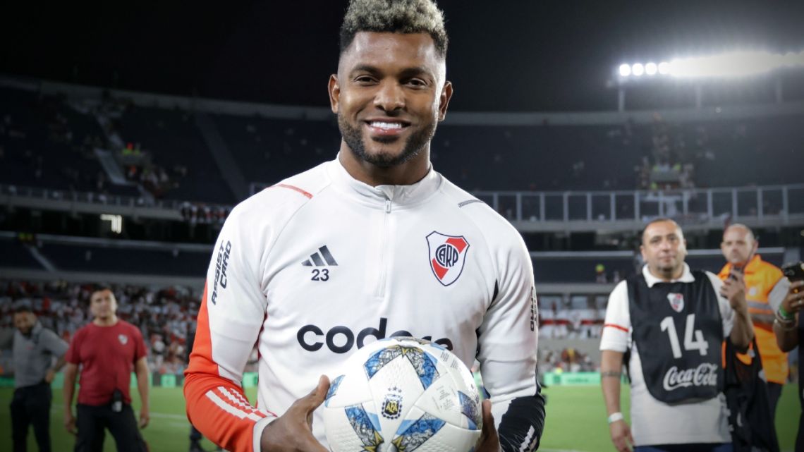 Se Ilusiona El Mundo River Miguel Ngel Borja Volvi A Entrenarse A