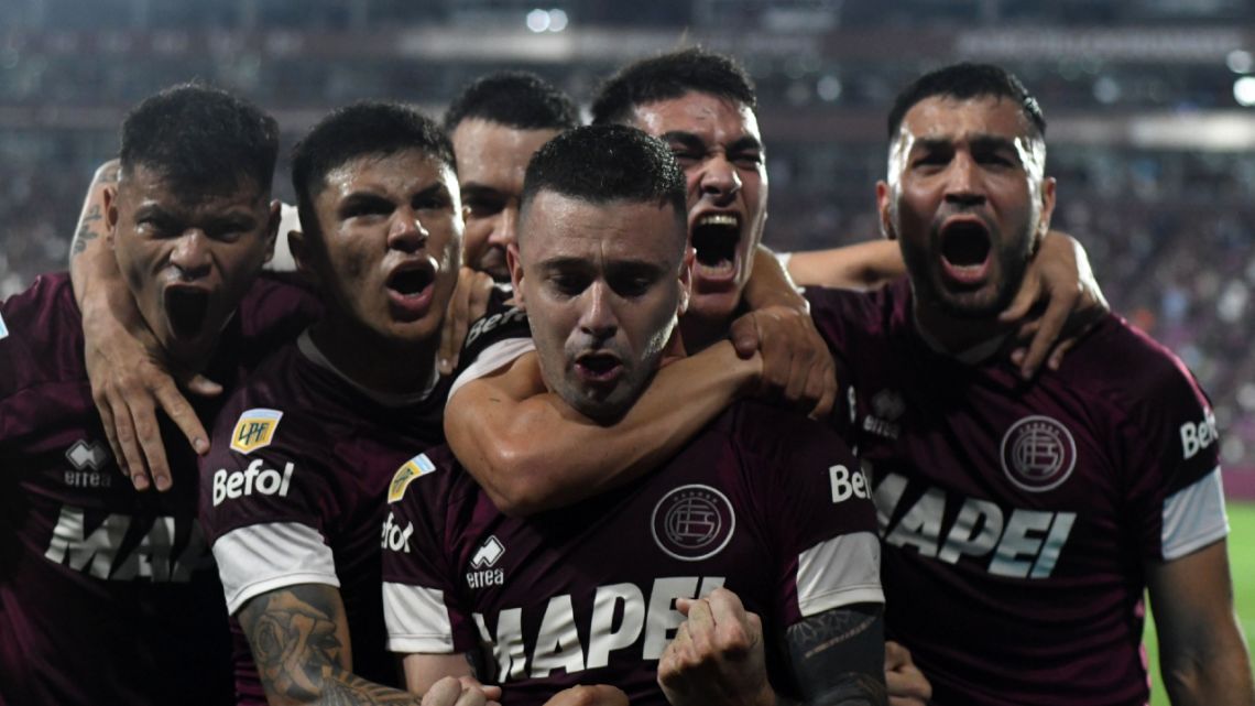 Lanús fue superior y le ganó a Racing en la quinta fecha de la Liga