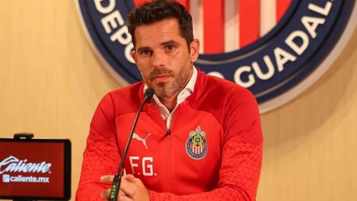 Los Hinchas De Chivas Estallaron Contra Gago Por La Posible Llegada A