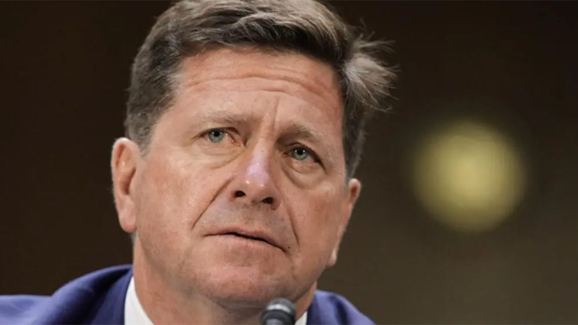 Donald Trump nombra a Jay Clayton como nuevo "zar" de la <b>Inteligencia Artificial</b> en EE.UU. thumbnail