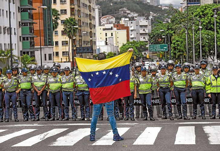 Divididos. La crisis política, económica y social en Venezuela convulsiona al Mercosur. Brasil y Paraguay opinan que Maduro no puede asumir el liderazgo del bloque.